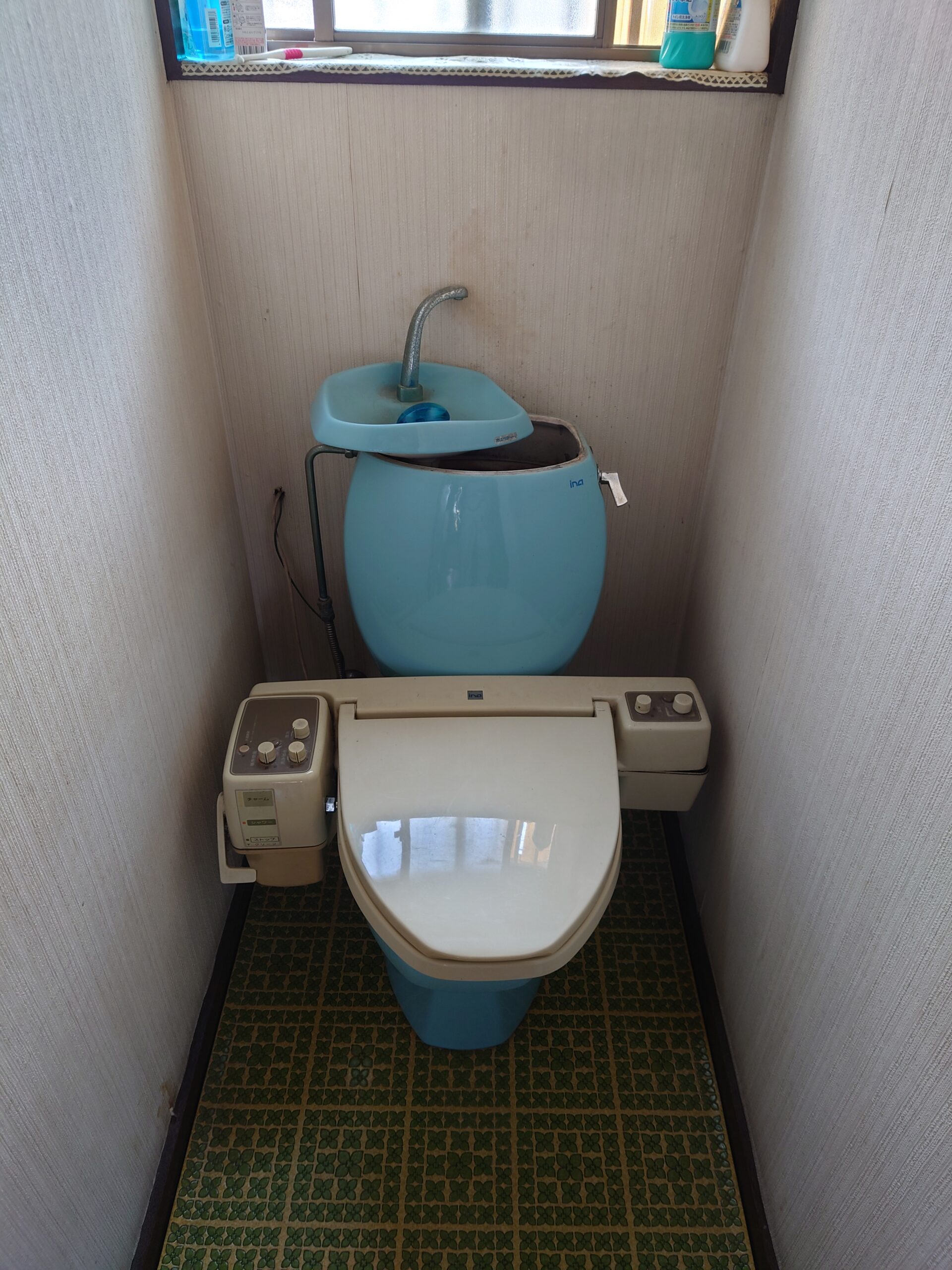 春日部市西金野井にお住まいのT様邸にて、トイレ、網戸の現場調査に伺いました