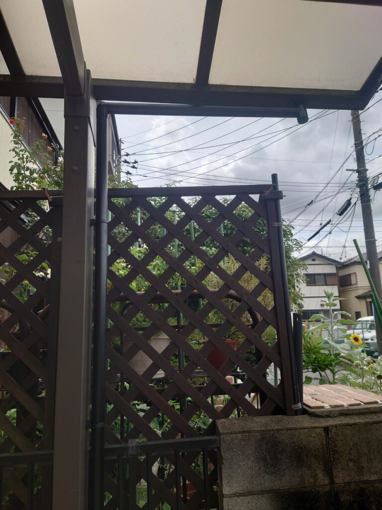 【春日部市】テラスの雨樋破損を修理・交換!雨漏りをしっかり解消しました!