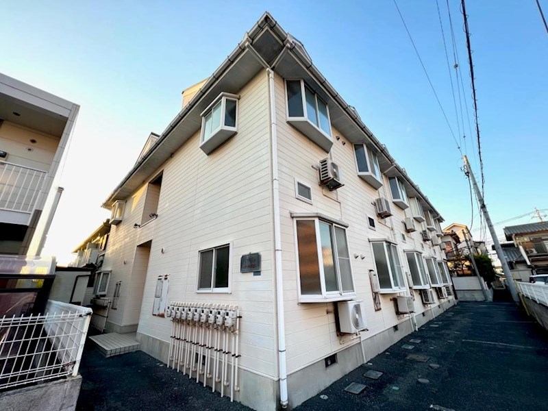 🎨 空室が埋まる！ 春日部市アパートの大家が実践する外壁塗装で入居率を高める戦略！